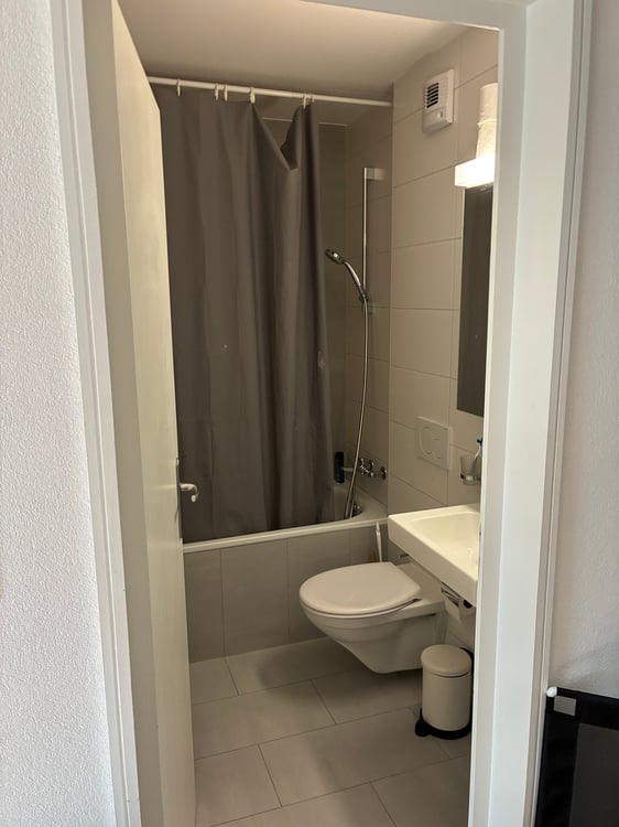 À louer, un joli appartement de 2 pièces 1/2, dans un immeuble d'époque, au coeur de St-Maurice ! 6