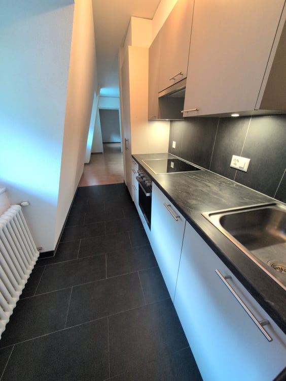 À louer, un joli appartement de 2 pièces 1/2, dans un immeuble d'époque, au coeur de St-Maurice ! 4