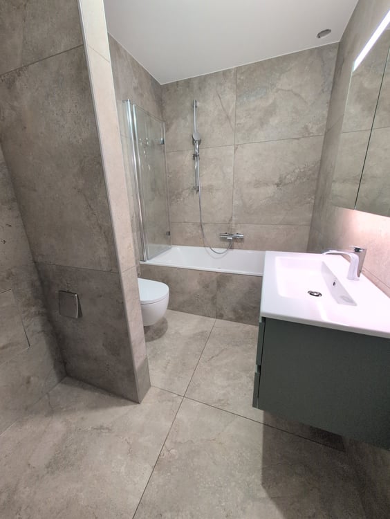 Petit bijou ! À louer, un magnifique 3 pièces 1/2 NEUF, avec grand balcon, à Martigny ! 17