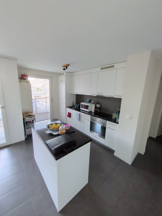 À louer, un bel appartement de 2 pièces 1/2, en attique, avec balcon, en plein coeur de Sierre ! 3