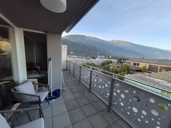 À louer, un bel appartement de 2 pièces 1/2, en attique, avec balcon, en plein coeur de Sierre ! 9