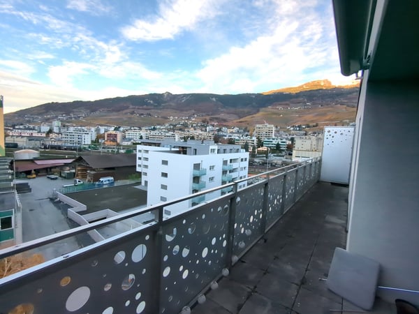 À louer, un bel appartement de 2 pièces 1/2, en attique, avec balcon, en plein coeur de Sierre ! 8