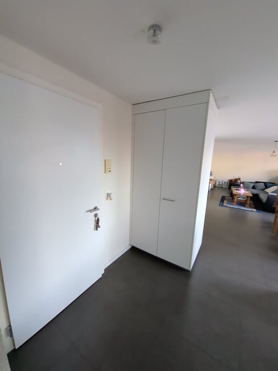 À louer, un bel appartement de 2 pièces 1/2, en attique, avec balcon, en plein coeur de Sierre ! 2