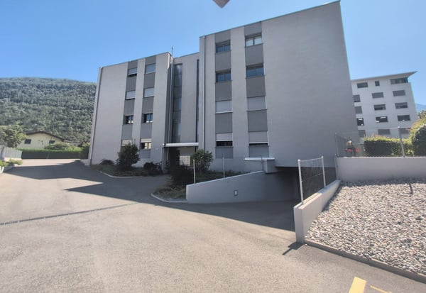 Perle rare ! Magnifique 4.5 pces, avec terrasse et pelouse privative, à louer à Martigny ! 13
