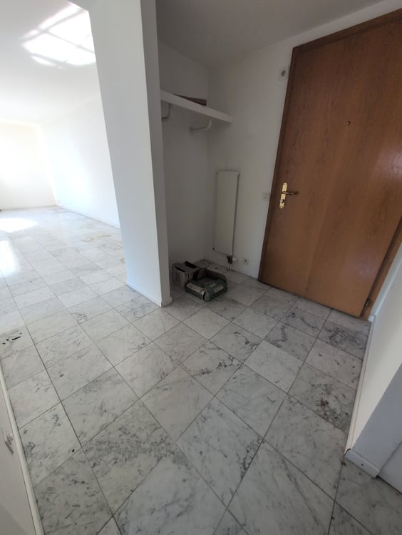Petit bijou ! À louer, bel appartement de 4.5 pièces avec balcons, EN COURS DE RENOVATION, à Sion ! 2