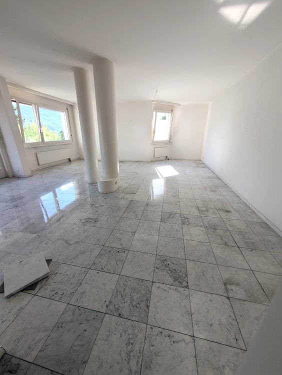Petit bijou ! À louer, bel appartement de 4.5 pièces avec balcons, EN COURS DE RENOVATION, à Sion ! 6