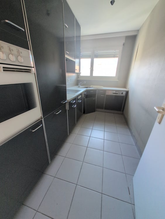 Petit bijou ! À louer, bel appartement de 4.5 pièces avec balcons, EN COURS DE RENOVATION, à Sion ! 3