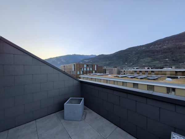 Bien d'exception ! Splendide appartement de 2.5 pièces, en attique, à louer à Sion ! 10