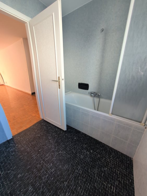 À louer ! Un joli appartement de 4 pièces 1/2 avec balcon, proche de la Place de Rome à Martigny ! 14
