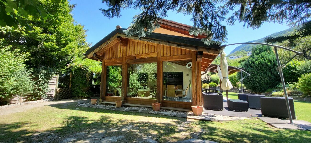 Propriété de caractère composée de 3 appartements