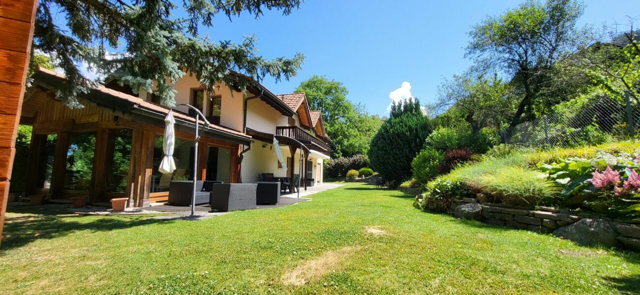 Propriété de caractère composée de 3 appartements