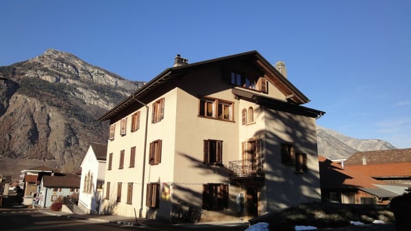 spacieux 1.5 pces au centre du village proche des commodités