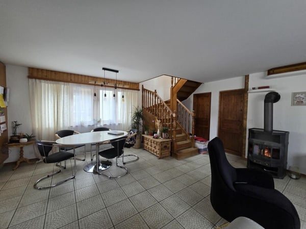 Maison de 1.5 pces en duplex avec jardin, terrasse et place de parc