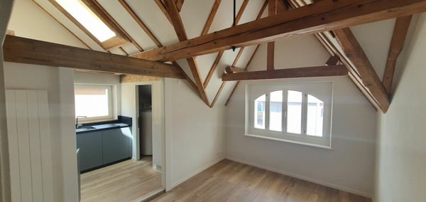 RENOVE - 3.5 pces au 2ème étage au centre du village avec place de parc