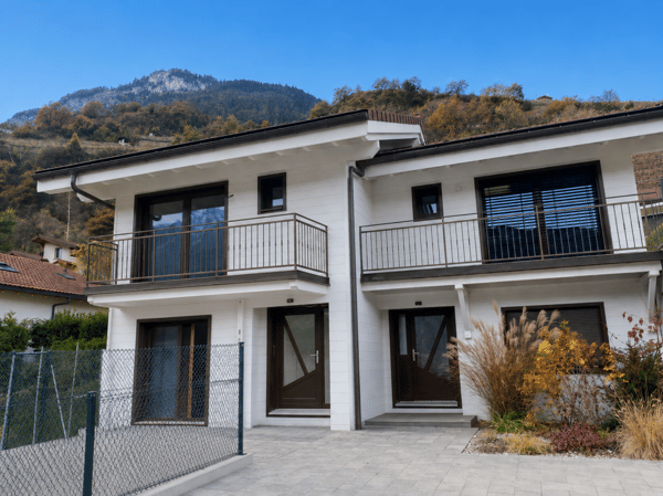 Standing - Triplex récent avec terrasse et places de parc - label minergie