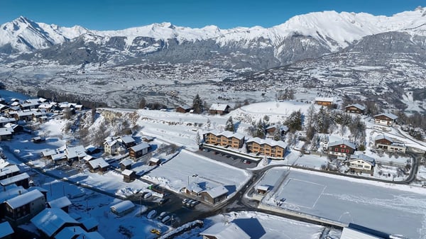 Neue 2.5-Zimmer-Wohnung in der neuen Residenz La Royère in Nax 12