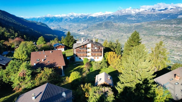 A LOUER Bel appartement meublé de 1 ½ pièces en pleine nature 10