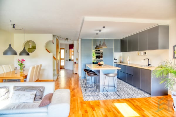 EXCLUSIVITE Splendide villa mitoyenne de 4½ avec jardin à Chippis 4
