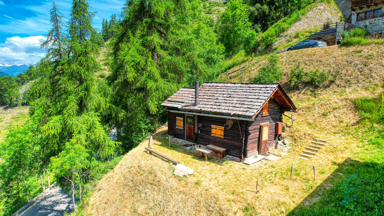 Immobilie in Ayer - EXCLUSIVITE Chalet rustique de 4 ½ pièces avec vue panoramique - Bild 0