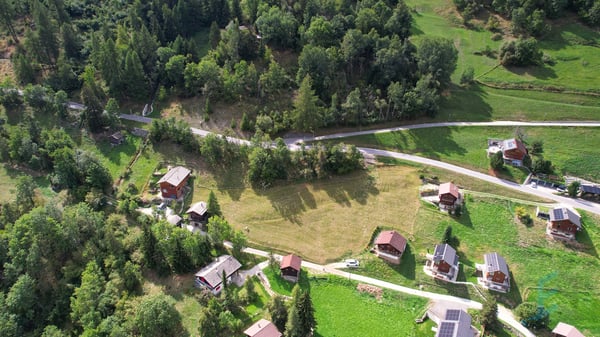 EXCLUSIF Superbe terrain à bâtir de 1478m² pour résidence principale 3