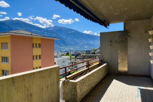 A LOUER Spacieux appartement rénové de 4 ½ pièces avec grand balcon 10