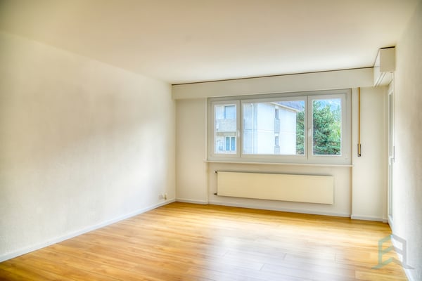 A LOUER Spacieux appartement rénové de 4 ½ pièces avec grand balcon 2