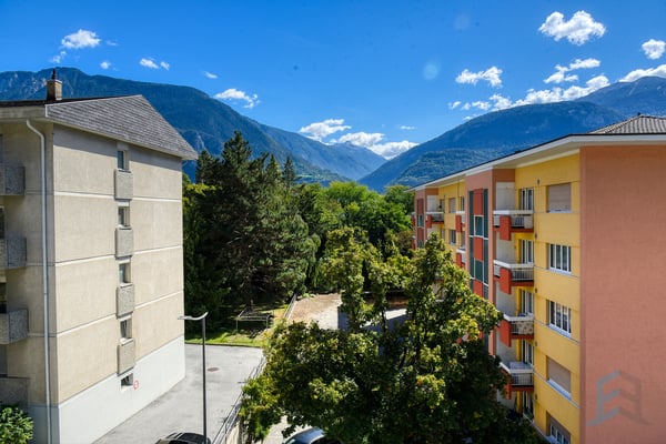 A LOUER Spacieux appartement rénové de 4 ½ pièces avec grand balcon 11