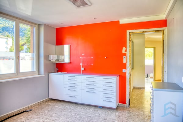 EXCLUSIVITE Local commercial de 115m² au centre de Chalais 10