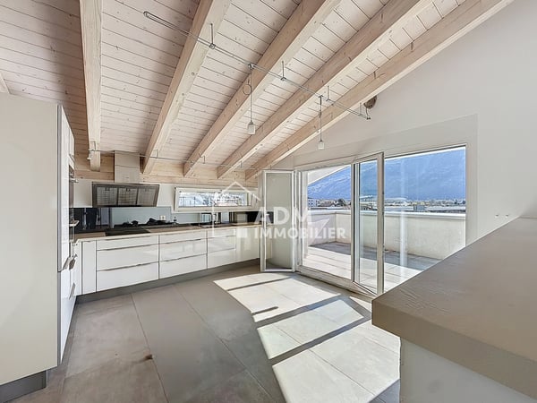 Leytron, spacieux appartement 4.5 pièces en attique 4