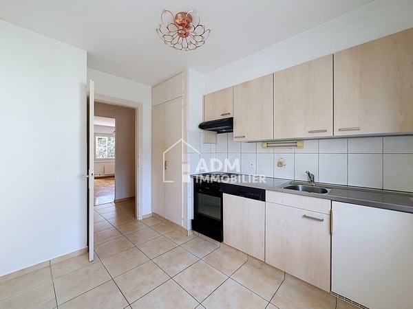 Appartement de 3.5 pièces avec deux places de parc 7