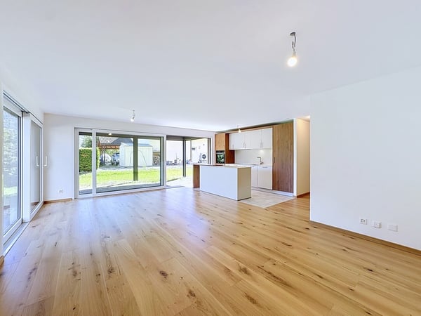 Leytron, Superbe 4.5 pièces neuf avec grand jardin privatif 2