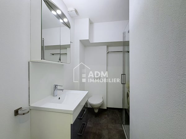 2.5 pièces au rez de chaussée 8