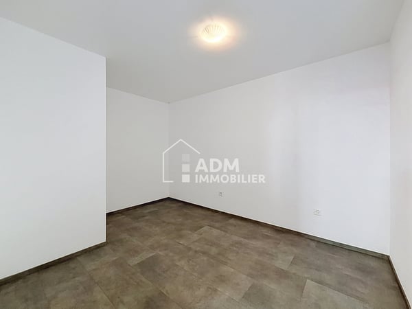 2.5 pièces au rez de chaussée 6