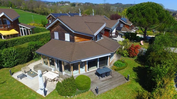 Villa jumelle 5.5 pièces avec studio à Vich 2