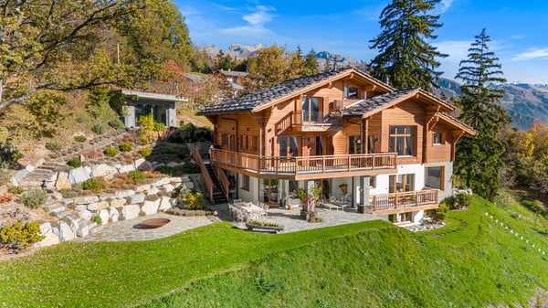 Chalet de charme en résidence secondaire 1