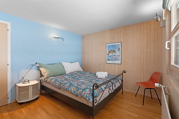 Chalet contemporain à deux pas du centre, en résidence secondaire. 12