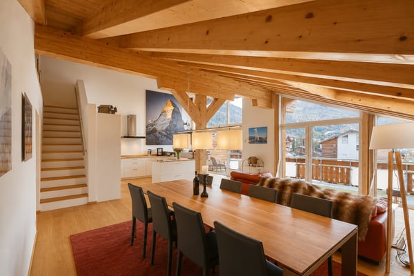 5.5 Zimmer Dachwohnung an grandioser Lage in Grächen 1