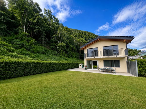 Magnifique villa récente avec spacieux jardin à Aproz 1