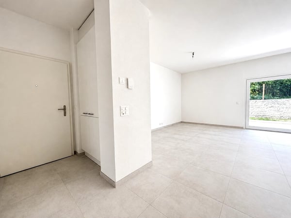 Superbe 2.5 pièces, spacieux en rez de jardin / Wunderschöne, geräumige 2.5-Zimmer-Wohnung mit Gartenanteil im Erdgeschoss 4