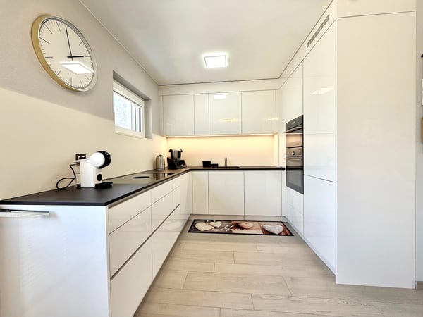 Coup de coeur ! Spacieux et lumineux 3.5 pièces avec grand balcon et suite parentale 4