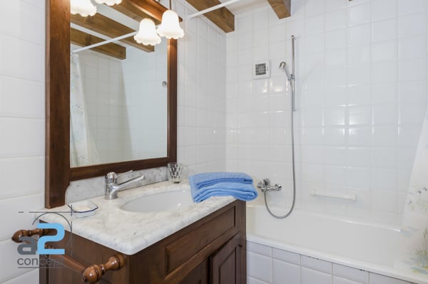 Au coeur de Crans et en bordure du golf, chalet de deux logements 11