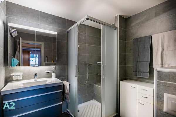 CENTRE DE MONTANA, à deux pas des commerces 13