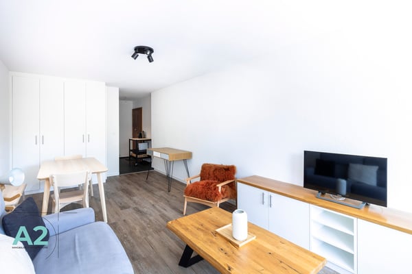 Studio rénové, disponible en location à l'année 11