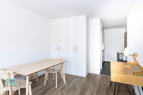 Studio rénové, disponible en location à l'année 13