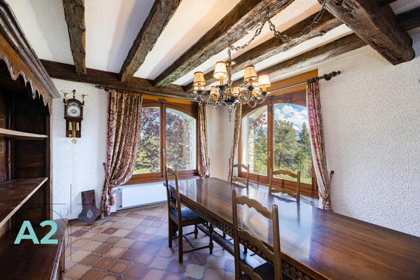 Propriété unique, de caractère avec vue imprenable et excellent ensoleillement 11