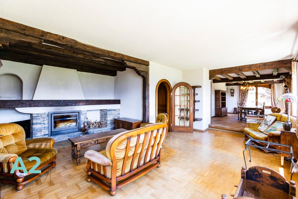 Propriété unique, de caractère avec vue imprenable et excellent ensoleillement 4