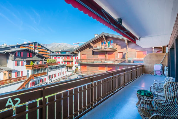 APPARTEMENT AUTHENTIQUE EN PLEIN CENTRE DE CRANS 13