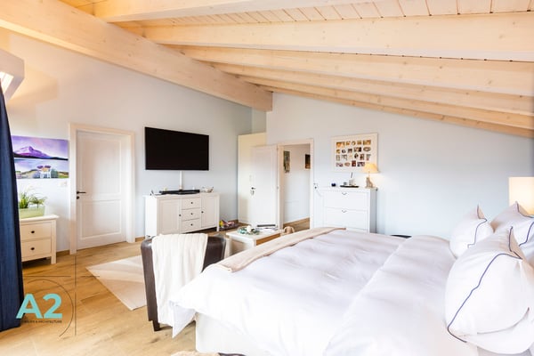 CHALET DE STANDING DE 6.5 PIÈCES AVEC PISCINE EXTÉRIEUR ET JACUZZI 9