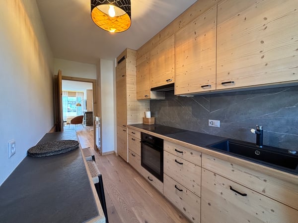 Appartement rénové en plein centre de Crans à louer à l'année 11