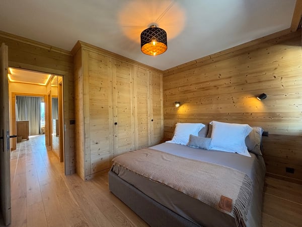 Appartement rénové en plein centre de Crans à louer à l'année 12